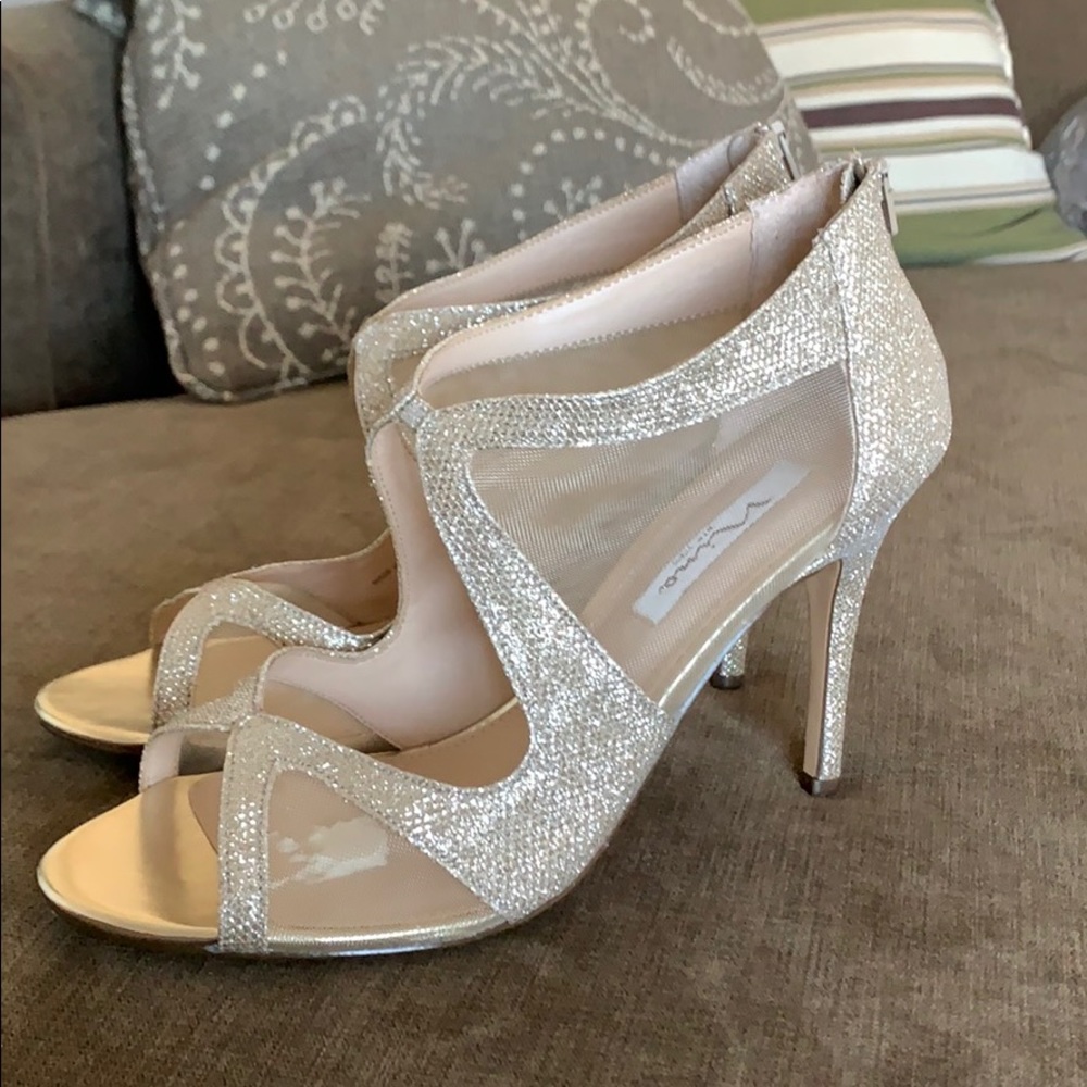 NWT Nina New York Gold Zip Back Sparkle Heels